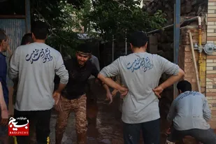 روایتی کوتاه از خدمت جهادگران دانشجو به مردم مناطق سیل زده طارم سفلی قزوین