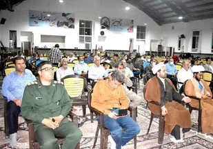 یادواره شهدای فتح خرمشهر همراه با اکران فیلم دریای کویر در بهاباد برگزار شد