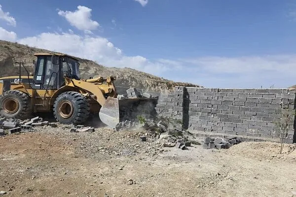 تشکیل ۴۰ پرونده تخلف اراضی ملی در استان مرکزی؛ رفع تصرف بیش از ۲ هکتار تشکیل ۴۰ پرونده تخلف اراضی ملی در استان مرکزی؛ رفع تصرف بیش از ۲ هکتار