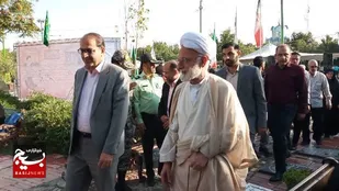 آیین گلباران قبور شهدای اراک در هفته دفاع مقدس