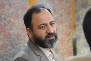 بدون لُکنت از جریان انقلاب حمایت می کنم