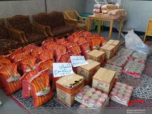 اهدای یک کمک جهیزیه و 35 بسته معیشتی به همت بسیجیان پایگاه حضرت خدیجه(س) بهار