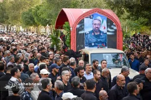 مراسم تشییع و خاکسپاری پیکر جانباز شهید سردار حاج رضا محمدسلیمانی عصرجمعه در محله عاشق&zwnj;آباد اصفهان برگزار شد.