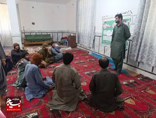 نهضت روشنگری در مسیر بصیرت /نشست بصیرتی در روستای دریدر برگزار شد