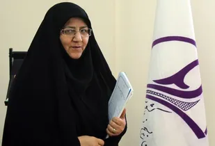 مسوولین با  فسق و فجور علنی در جامعه برخورد کنند