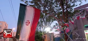 آذین&zwnj;بندی محله حسنیه پردیسان با پرچم مقدس جمهوری اسلامی ایران