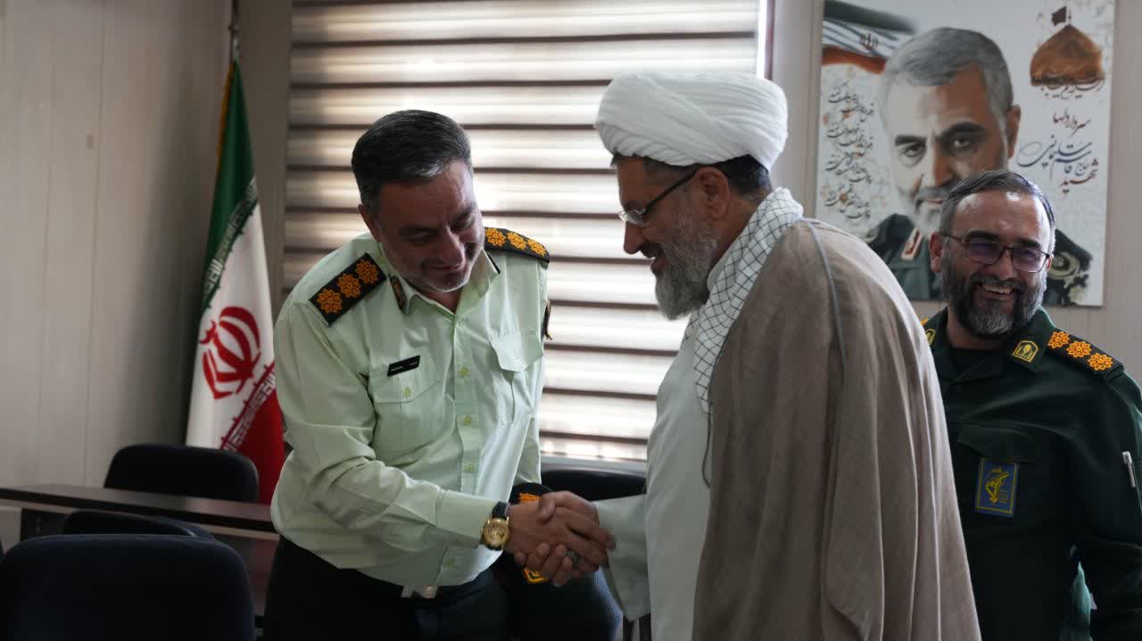 نیروی انتظامی خط مقدم امنیت در مقابله با تهدیدات داخلی است