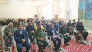 مسئولان دستگاه&zwnj;های اجرایی، انتظامی و نظامی گرمسار با امام جمعه دیدار کردند