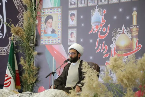 تفکر لیبرالی بعضی از مسئولین منجر به حذف نام شهید /حرکت و تفکر شهدا نقطه مقابل تفکر لیبرالی/خواص موافق دنیا حسین (ع) را مسلخ کربلا کشاندند