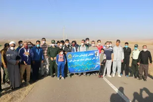 کوهپیمایی مشترک نیروی انتظامی و سپاه شهرستان البرز به مناسبت هفته دفاع مقدس