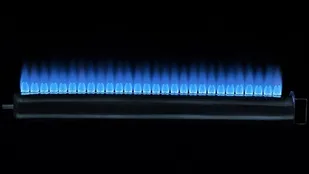 توزیع دوهزار دستگاه بخاری گازی بین مددجویان کمیته امداد آذربایجان شرقی