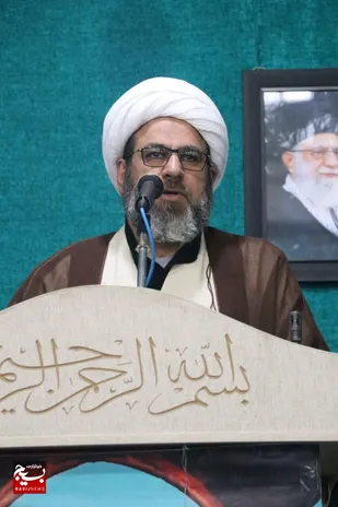 به چهره ظاهری دشمن، نباید اعتماد کرد
