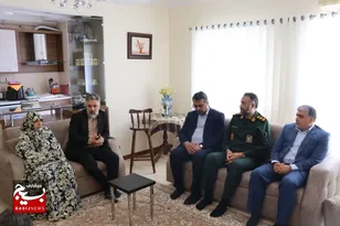 شهدا مثل آیه های قرآن مقدسند
