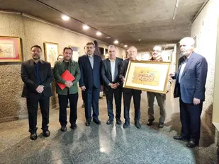 بازدید وزیر فرهنگ به همراه ریاست سازمان بسیج هنرمندان کشور از میدان آزادی و پرفورمنس کودکان میناب