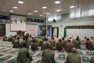 باید با حضرت زهرا(س) عهد ببندیم که در راه اسلام ناب محمدی قدم برداریم