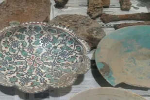 کشف ۵۰ قطعه اشیاء باستانی در شهرستان نهاوند