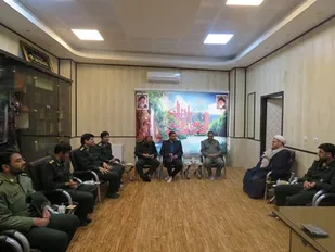 دیدار مسئولان سپاه بروجن با امام جمعه این شهر