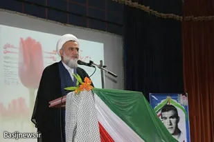 معلمان و دانش آموزان، پشتوانه انقلاب برای ساختن ایران قوی هستند