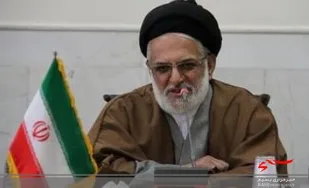 پاسداران باید قدر لباسی را که بر تن دارند بدانند/ با همگرایی و هم افزایی تمام موانع و مشکلات را از میان بردارید