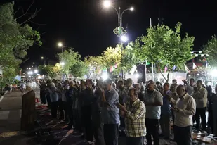 🇮🇷 صد و نود و پنجمین شب از اجتماعات مردمی &laquo;شب&zwnj;های اقتدار&raquo; با حضور مردم شهرستان سمنان در معراج&zwnj;الشهدای میدان سعدی برگزار شد
