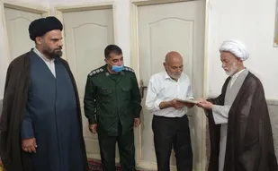دیدار مسئولین بسیج دانش آموزی شاهرود با خانواده شهید دانش آموز بیارجمند+ تصاویر