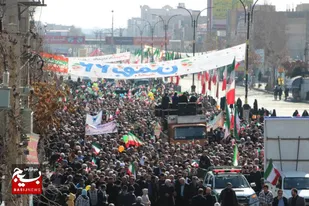 راهپیمایی پرشور ۲۲ بهمن در ساوجبلاغ برگزار شد