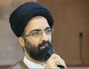 ایستادگی بر موضع حق،مأیوس نشدن و اتکا به خدا رمز اقتدار و رهبری امام خمینی(ره) بود