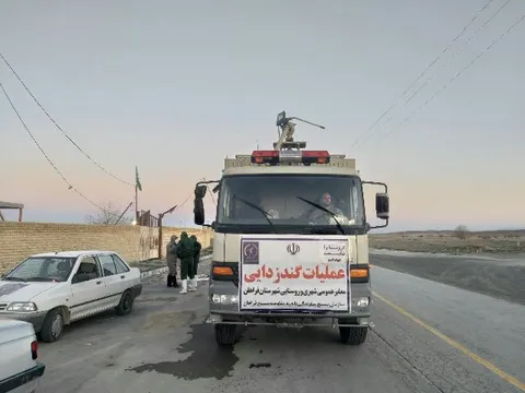 ضدعفونی وگند زدایی معابر روستاهای شهرستان فراهان