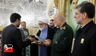 دست&zwnj;اندرکاران کنگره ۱۸ هزار شهید خراسان رضوی با تولیت آستان قدس رضوی دیدار کردند+تصاویر
