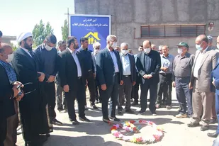 کلنگ زنی ساخت 50 واحد مسکونی به نیازمندان در مناطق محروم آذربایجان شرقی