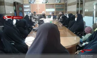 دیدار بسیجیان واعضای شوراها و فرماندهان پایگاه ها خواهر وبرادر با امام جمعه شهر راین