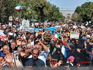 فریاد انزجار مردم قزوین از منافقین در هتک حرمت به قرآن و پرچم اباعبدالله و نظام مقدس جمهوری اسلامی

&nbsp;