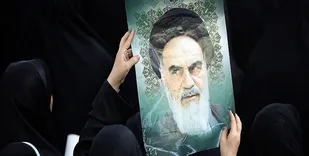 امام خمینی (ره) ودیعه&rlm; خدا برای ما و حجت و نشانه&rlm; عظمت الهی بود