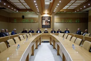 رشد جامعه با مشورت واقعی و گفت‌وگوی مؤثر محقق می‌شود
