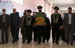 آزادی 8 زندانی با حضور کاروان زیر سایه خورشید در زندان همدان