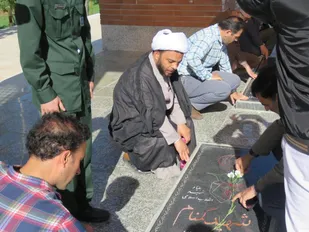 گلزار مطهر شهدای شازند گلباران شد
