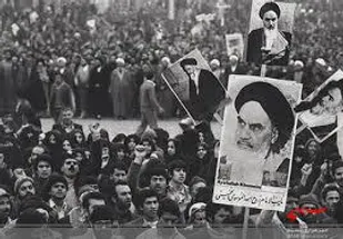 دشمن به دنبال فاصله انداختن میان امام وامت هستند