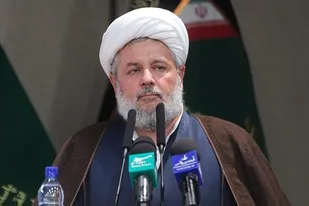 جای دزد و داروغه را عوض کرده اند