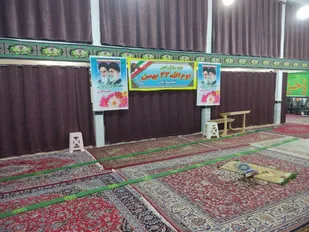 آذین بندی مسجد صاحب الزمان به مناسبت فرا رسیدن دهه فجر