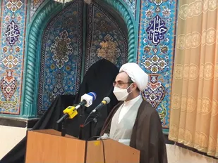 نسل جدید به جای قهرمانان خیالی ایثارگران را الگو قرار دهند