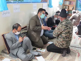 میز خدمت جهادی در نماز جمعه شهرستان درمیان