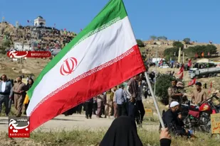 حضور زائران دلیجانی در یادمان بازی&zwnj;دراز