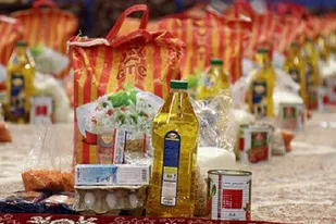 توزیع 40 بسته معیشتی در حاشیه شهر زاهدان