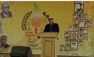 تنها راه نجات کشور، به میدان آمدن مردم است