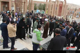 تجدید میثاق دانش آموزان با شهدا
