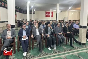 دیدار جمعی از مسئولین تویسرکان با امام جمعه این شهرستان به مناسبت هفته دولت