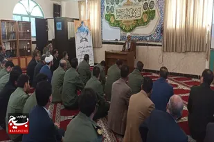 دیدار جمعی از مسئولین نهاوند با فرمانده سپاه این ناحیه به مناسبت هفته بسیج&nbsp;&nbsp;&nbsp;&nbsp;