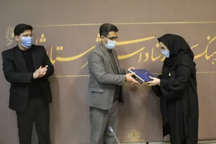 تجلیل از برگزیدگان مسابقه مجازی حافظ خوانی یلدایی در شاهرود
