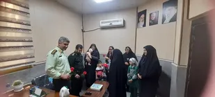 تکریم نیروهای کلانتری ۱۳ شهرگلستان