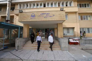 بازدید رئیس دانشگاه یاسوج از روند تجهیز و بهسازی سراهای دانشجویی/ همه دانشجویان متقاضی خوابگاه ها را پوشش خواهیم داد + (تصاویر  )